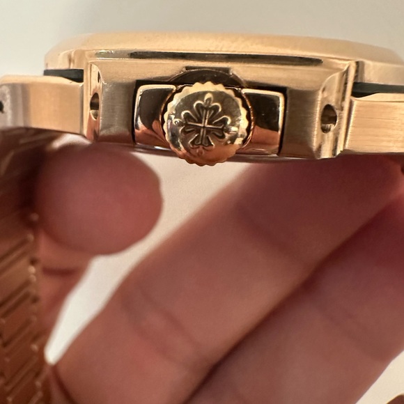 PATEK PHILIPPE NAUTILUS 5712 ROSE GOLD - Picture 5 of 6